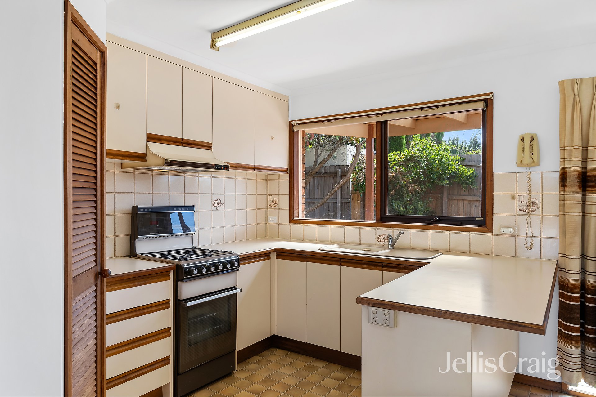 5/17 Frances Avenue, Greensborough image 2