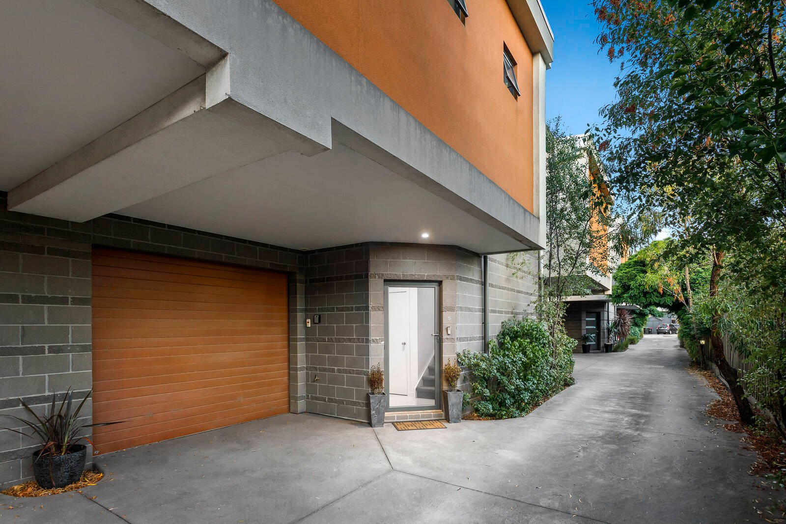 Property Gallery - Main Image