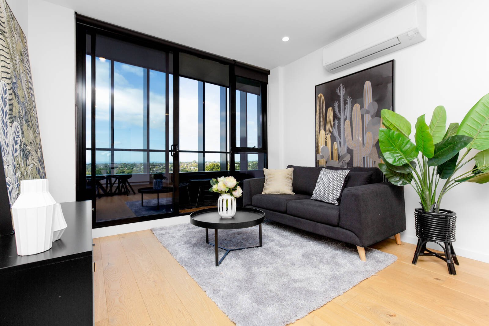 Property Gallery - Main Image