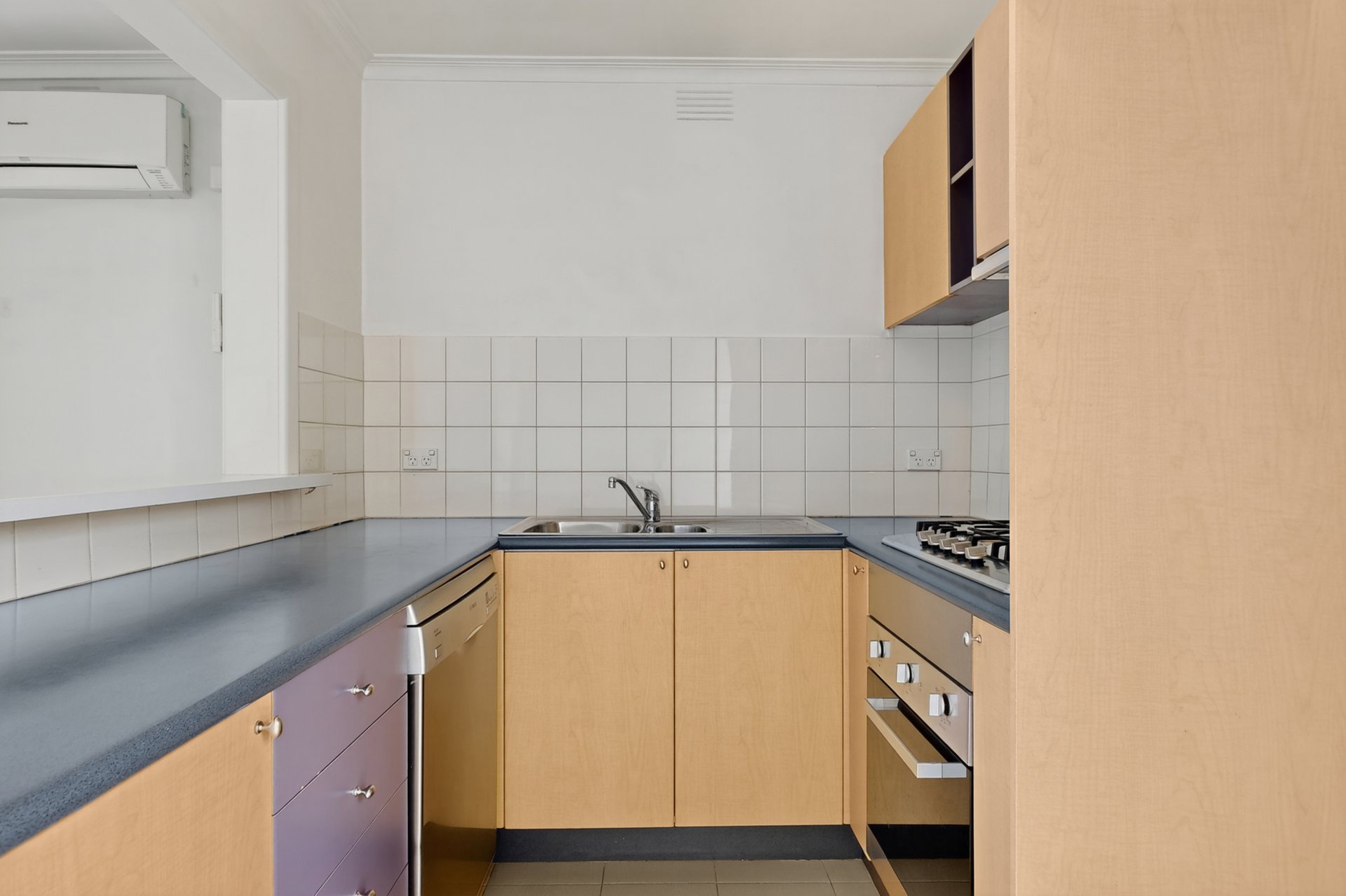 5/18 Kensington Road, South Yarra image 7