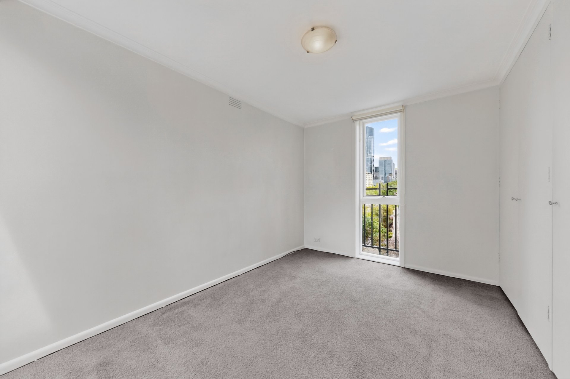 5/18 Kensington Road, South Yarra image 10