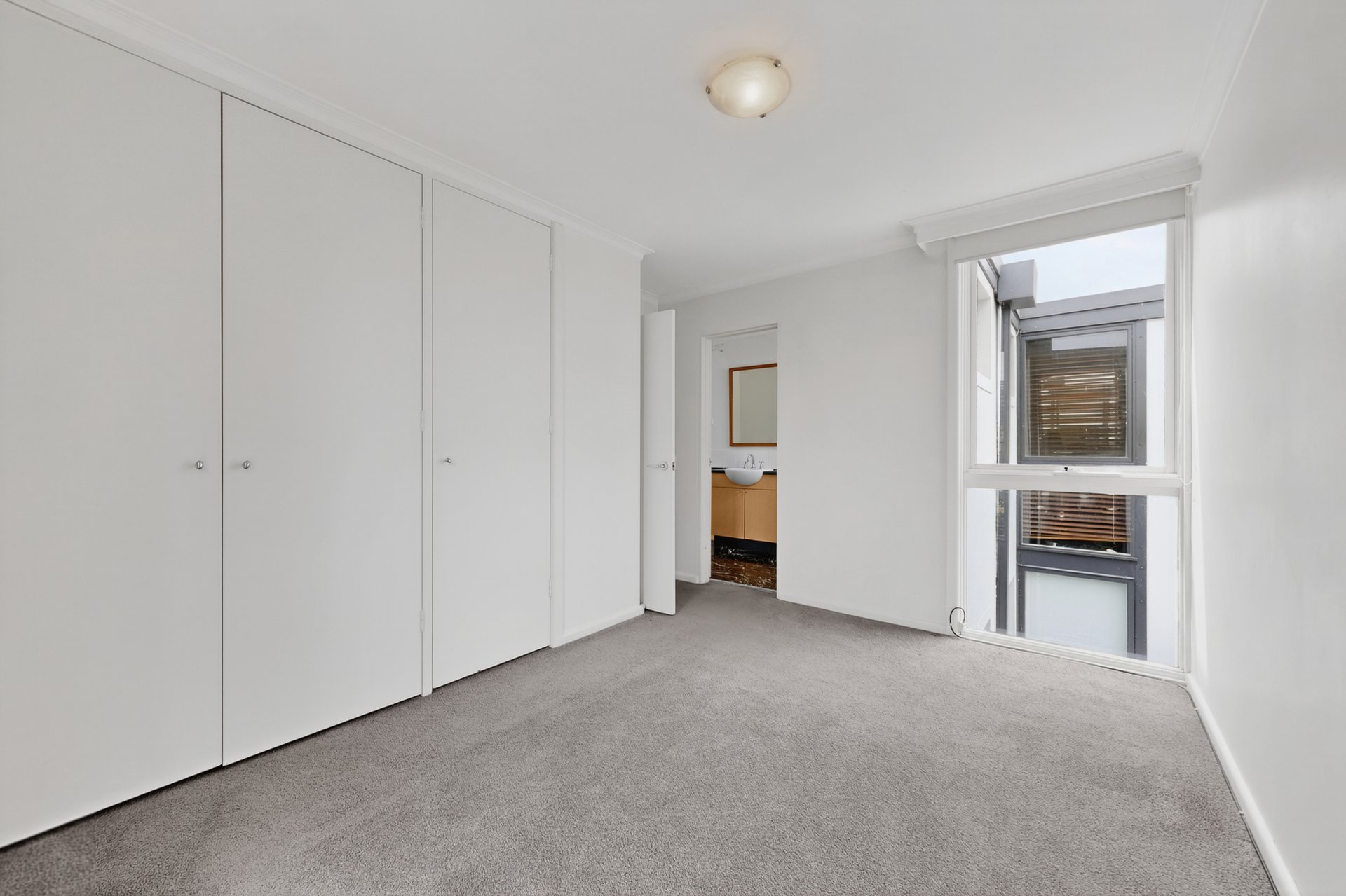 5/18 Kensington Road, South Yarra image 11