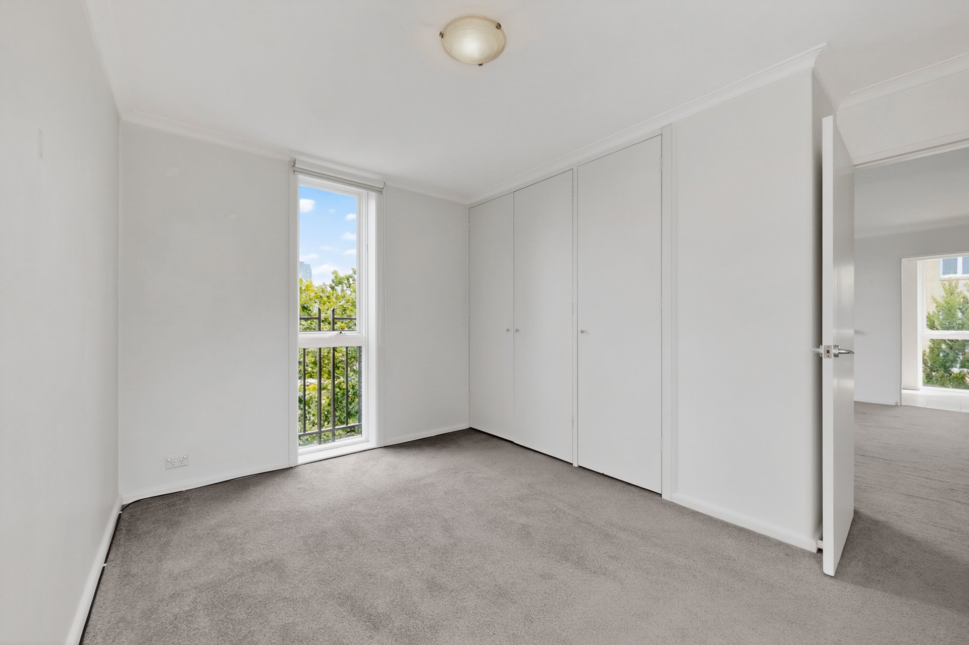 5/18 Kensington Road, South Yarra image 12