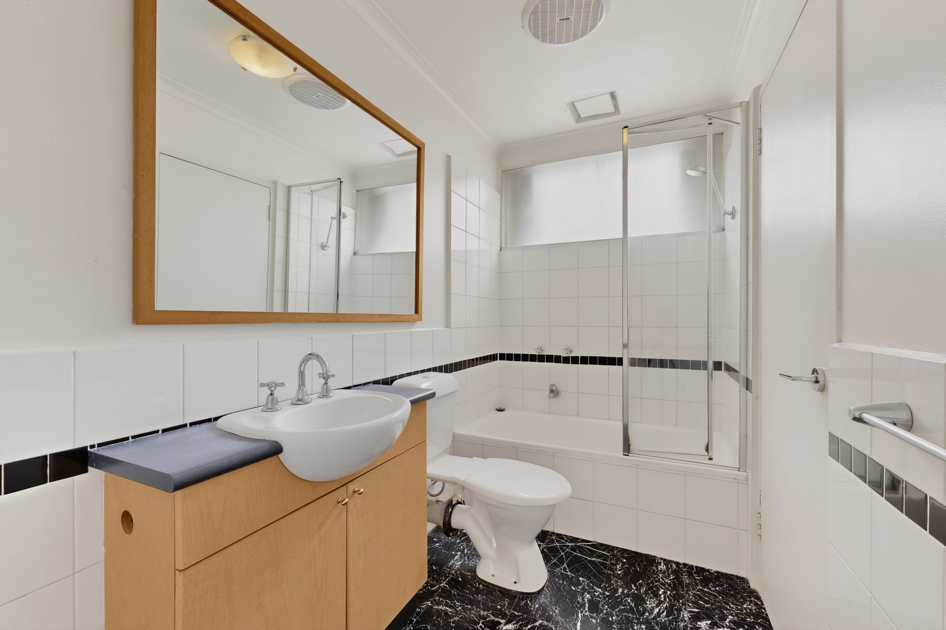 5/18 Kensington Road, South Yarra image 14