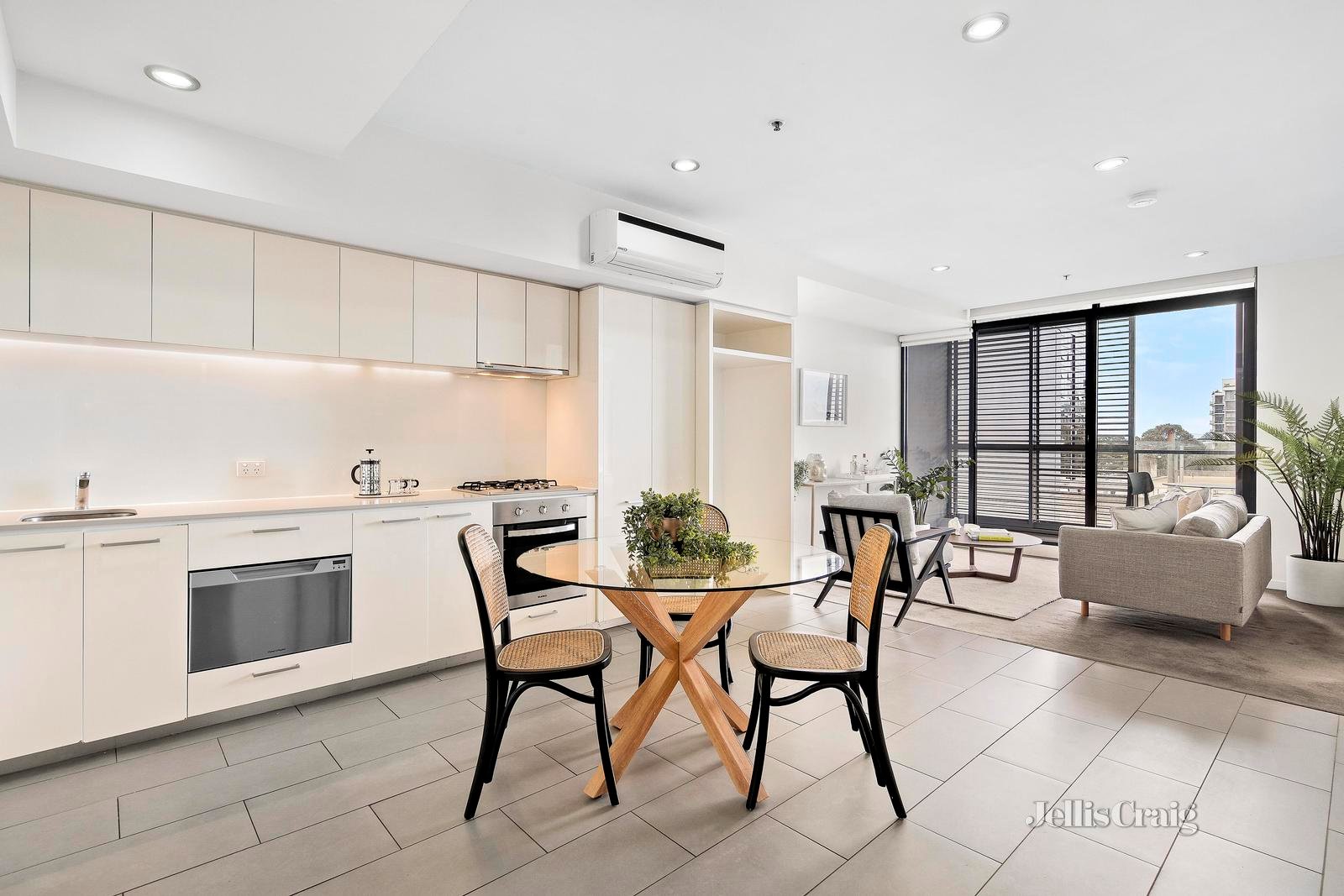 518/632 Doncaster Road, Doncaster image 1