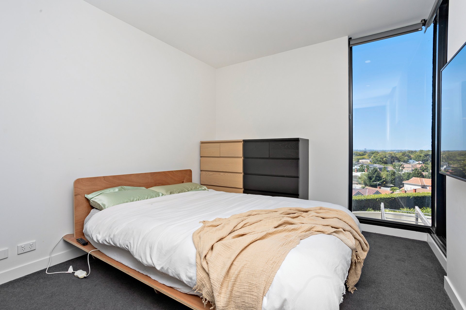Property Gallery Thumbnail 4