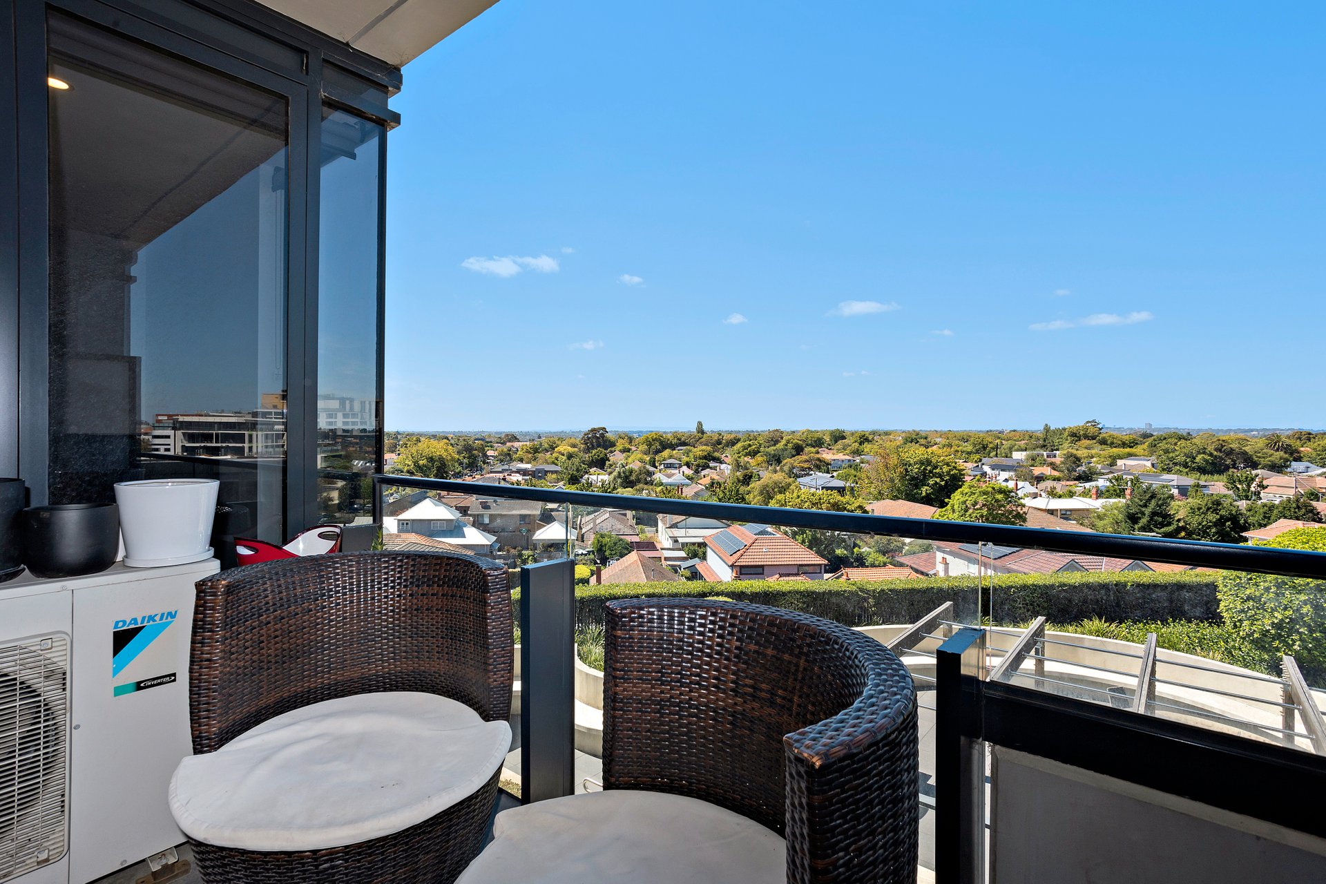 Property Gallery Thumbnail 6