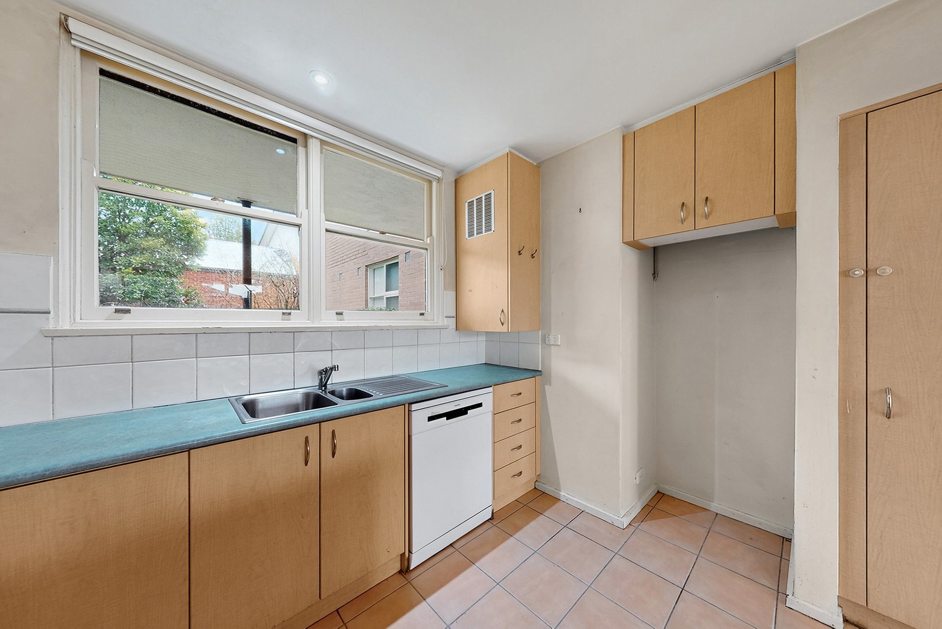5/19 Kireep Road, Balwyn image 2