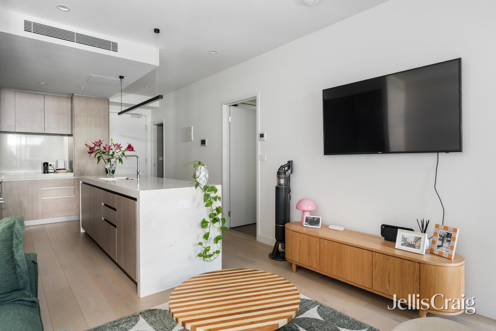 519/200 Burwood Road, Hawthorn image 2