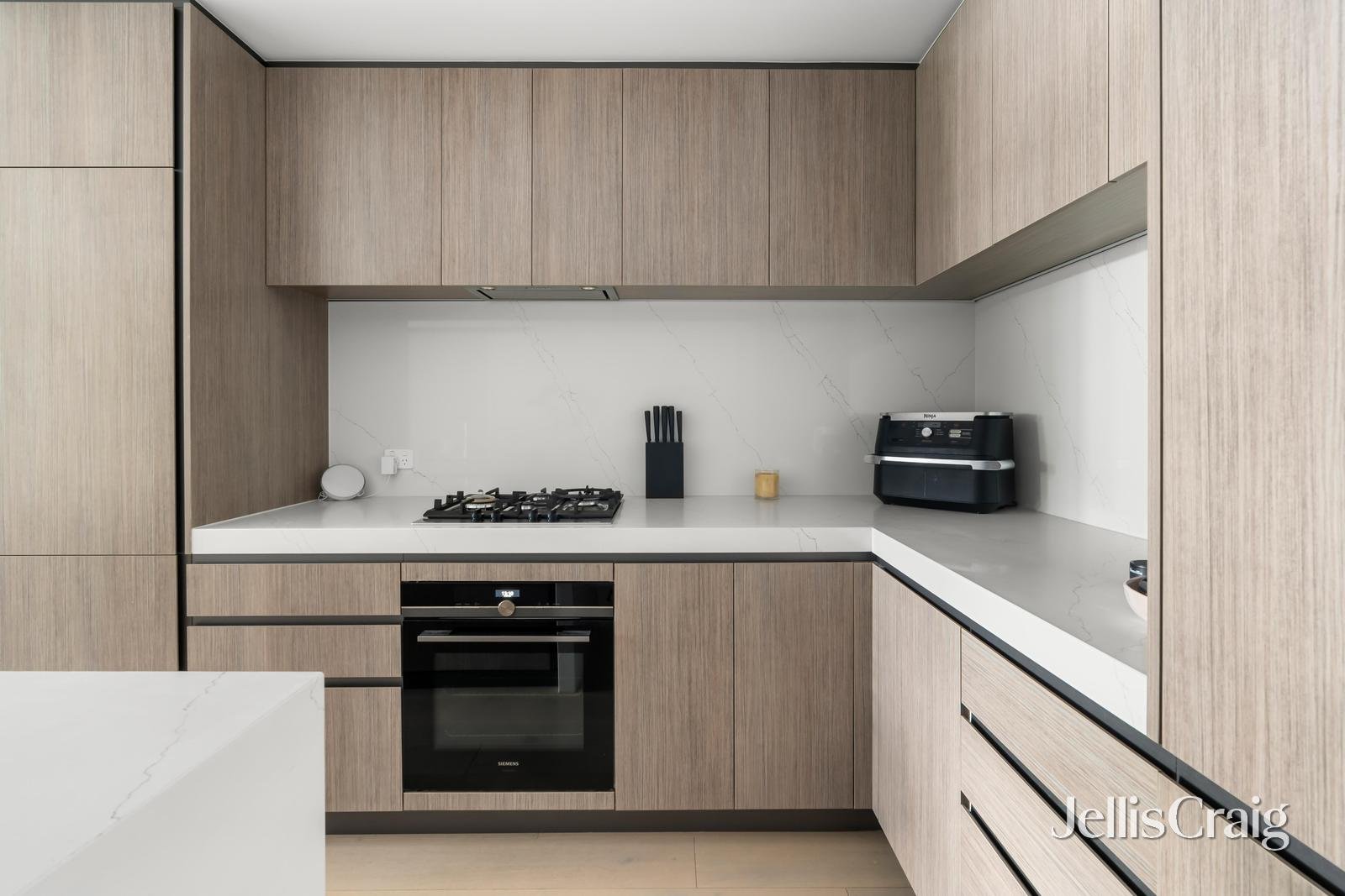 519/200 Burwood Road, Hawthorn image 4