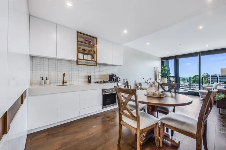 519/52-54 O'Sullivan Road, Glen Waverley image 2