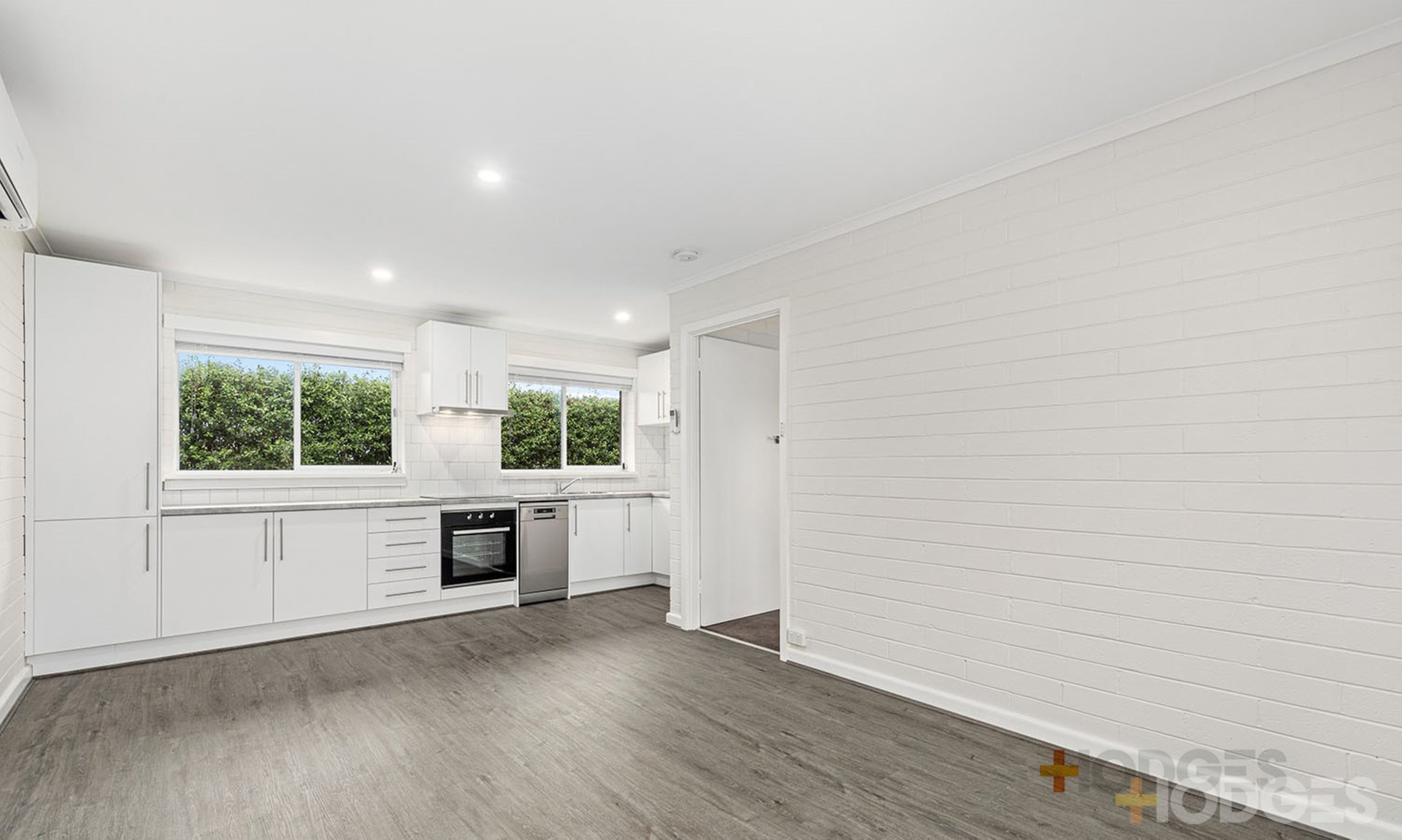 5 / 2-4 Salmon Street Mentone - Residential for sale