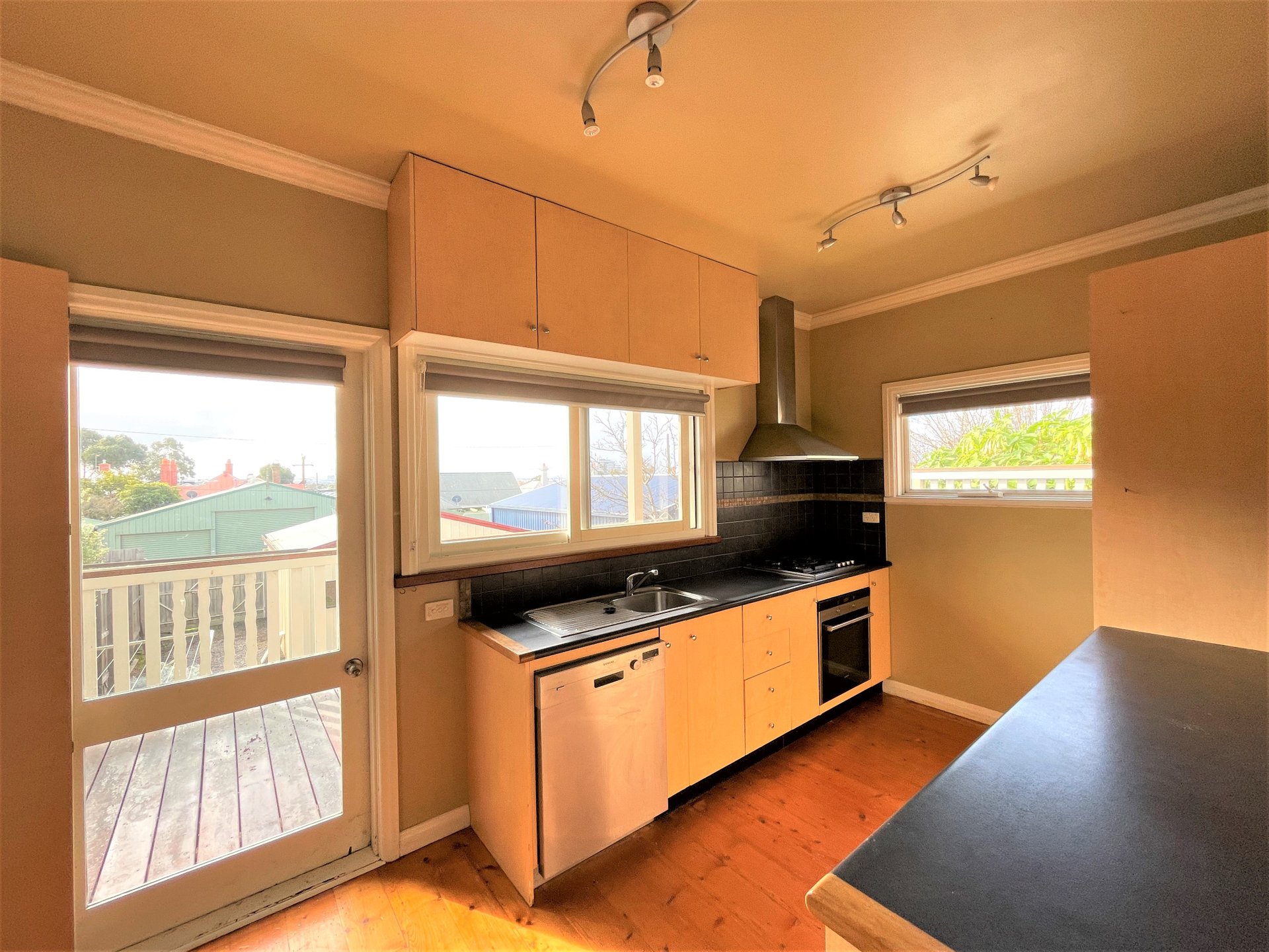 52 Aberdeen Street, Geelong West image 5