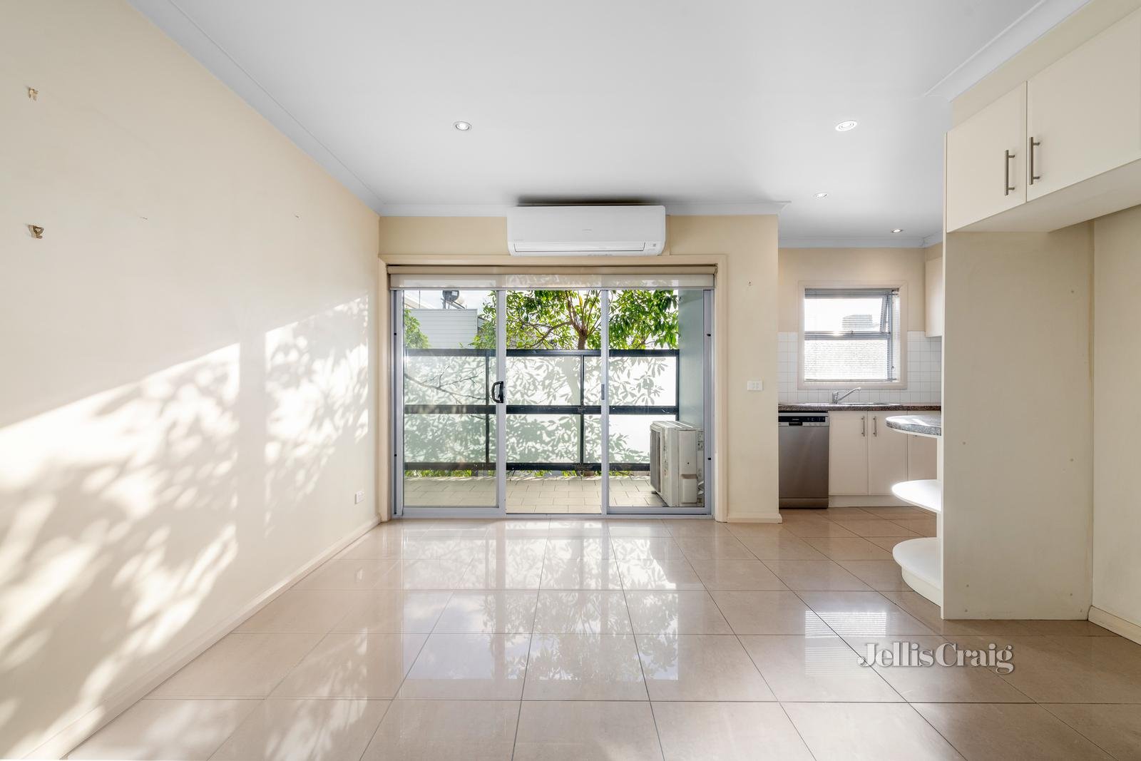 5/2 Arthur Street, Preston image 1