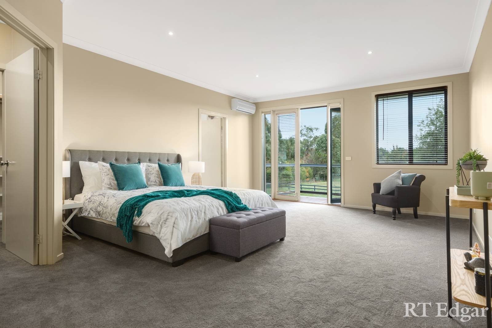 Property Gallery Thumbnail 4
