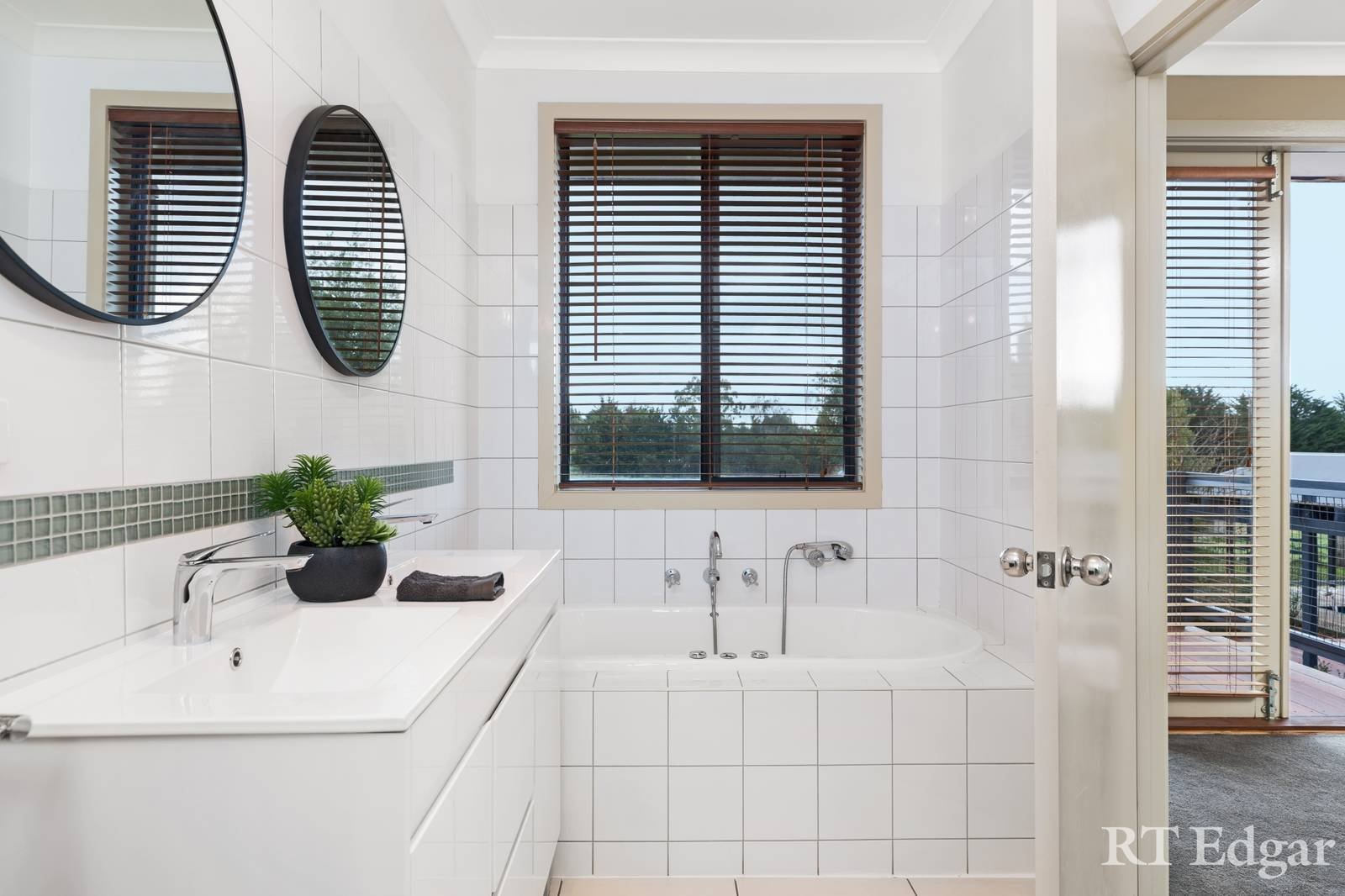 Property Gallery Thumbnail 5