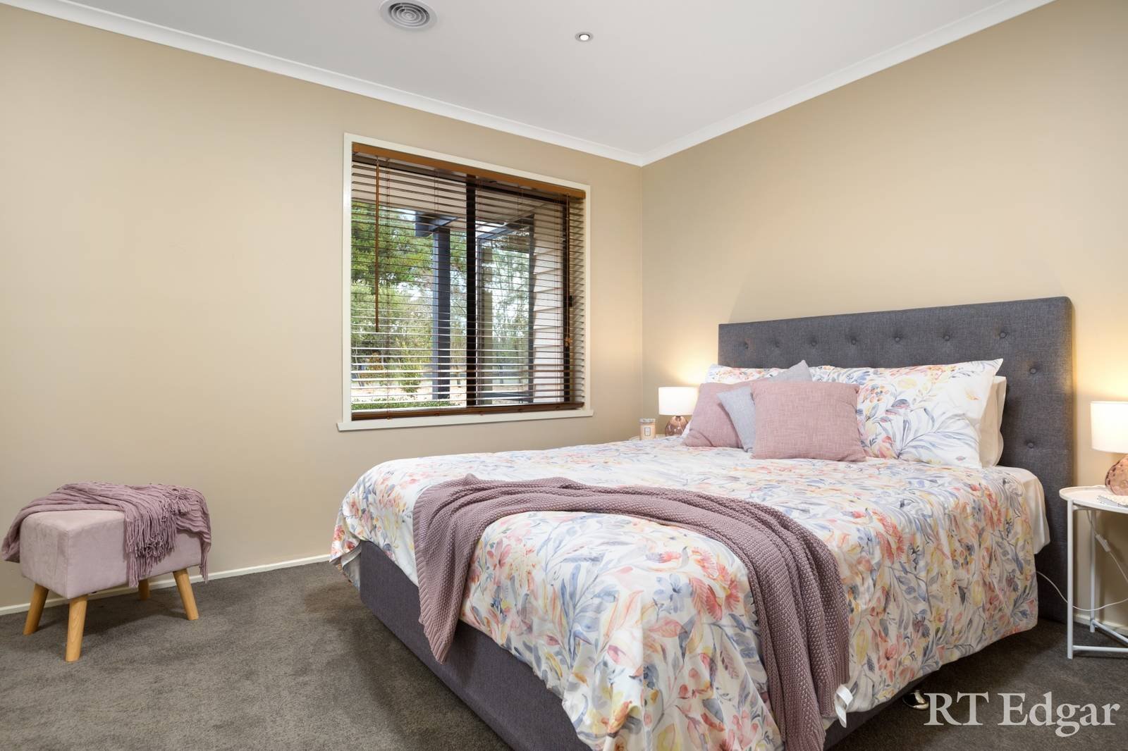 Property Gallery Thumbnail 8
