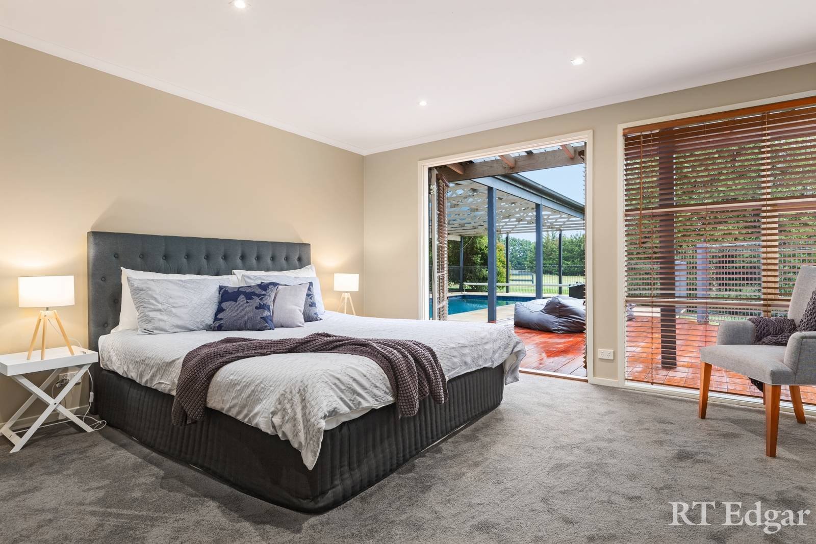 Property Gallery Thumbnail 11