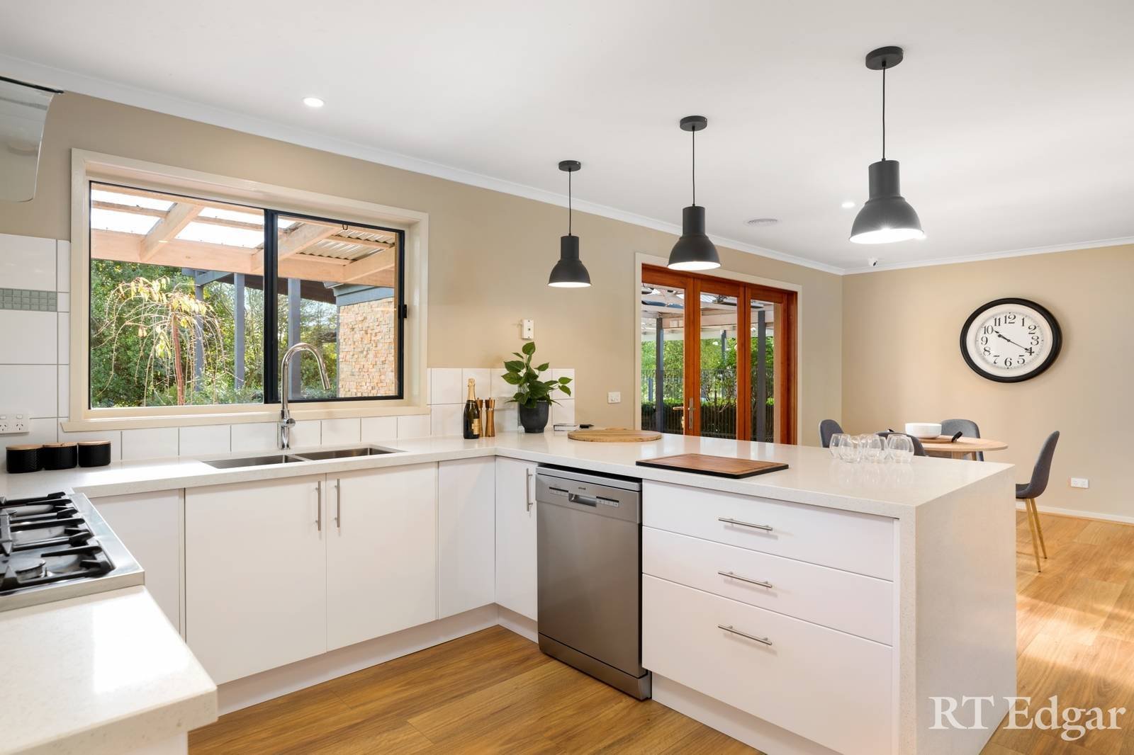 Property Gallery Thumbnail 12