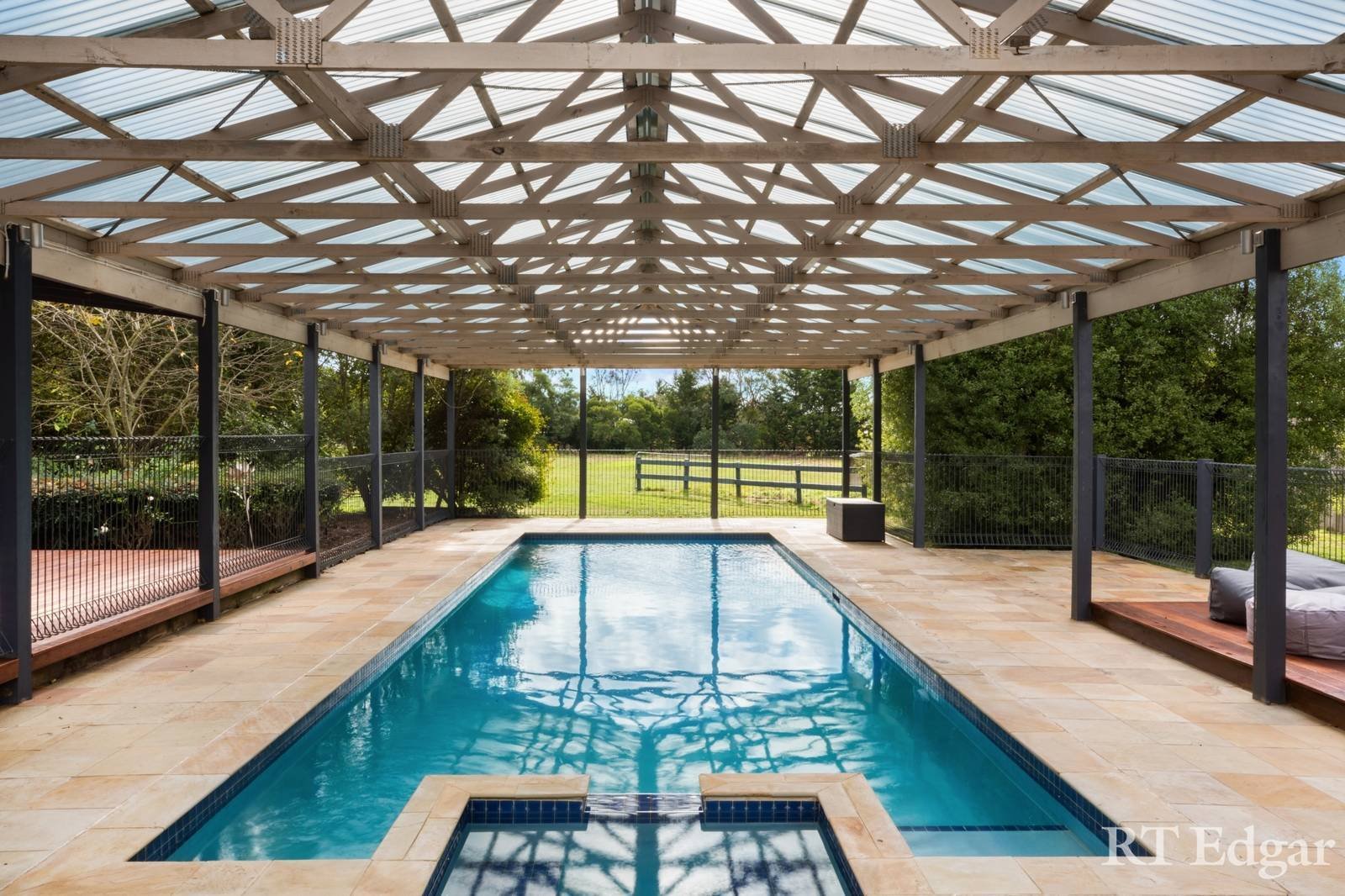 Property Gallery Thumbnail 16