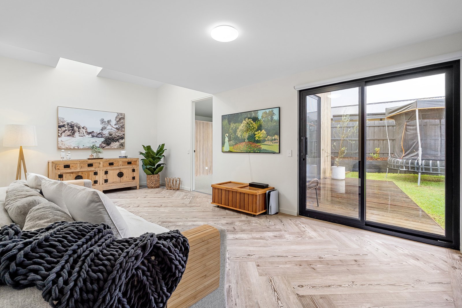 Property Gallery Thumbnail 6