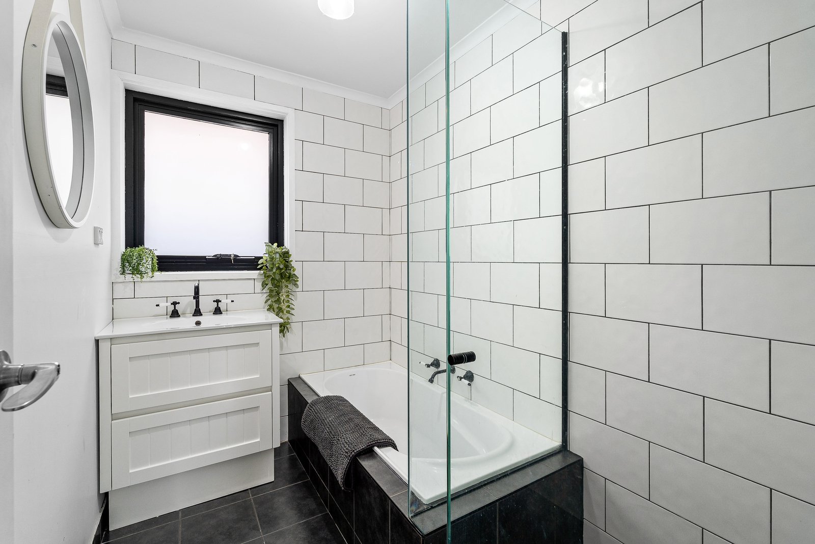 Property Gallery Thumbnail 24
