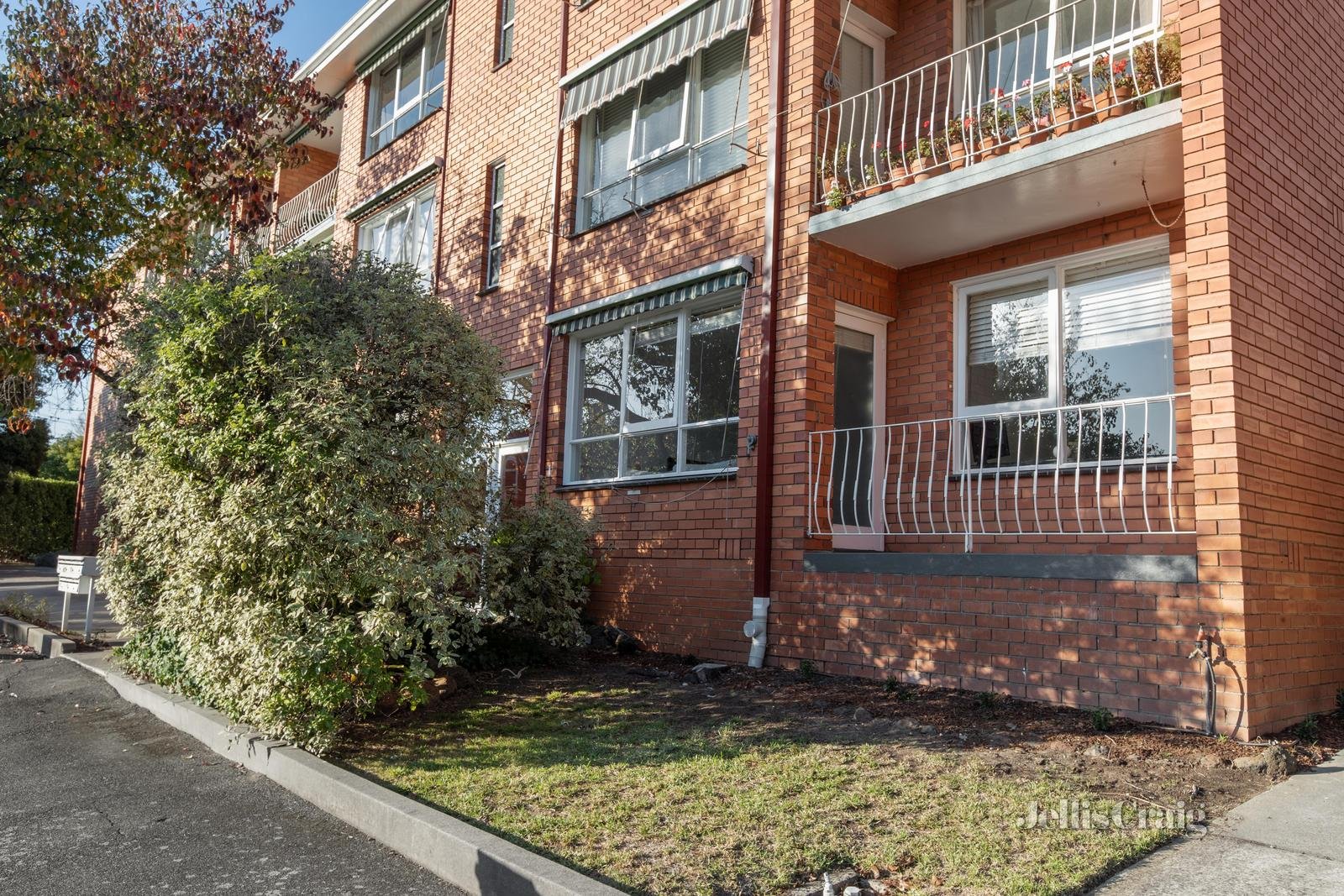5/2 Brook Street, Hawthorn image 9