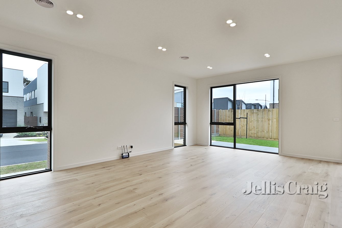 52 Copper Crescent, Burwood East image 3