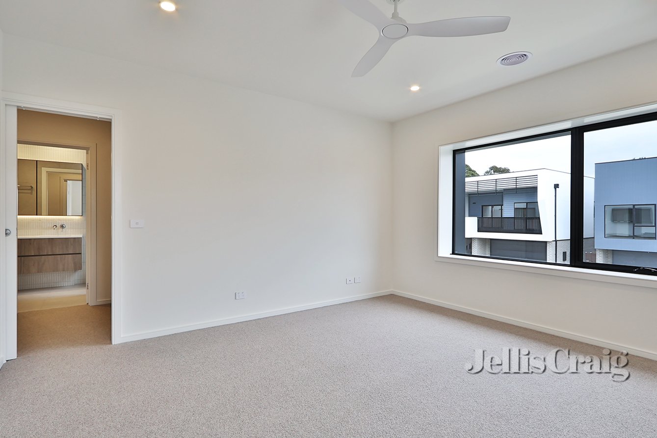 52 Copper Crescent, Burwood East image 5