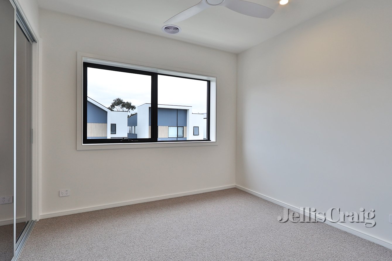 52 Copper Crescent, Burwood East image 7