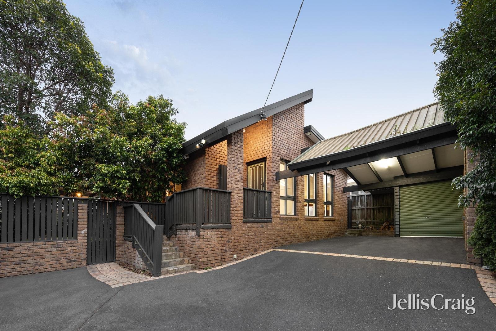 52 Eastgate Drive, Greensborough image 2
