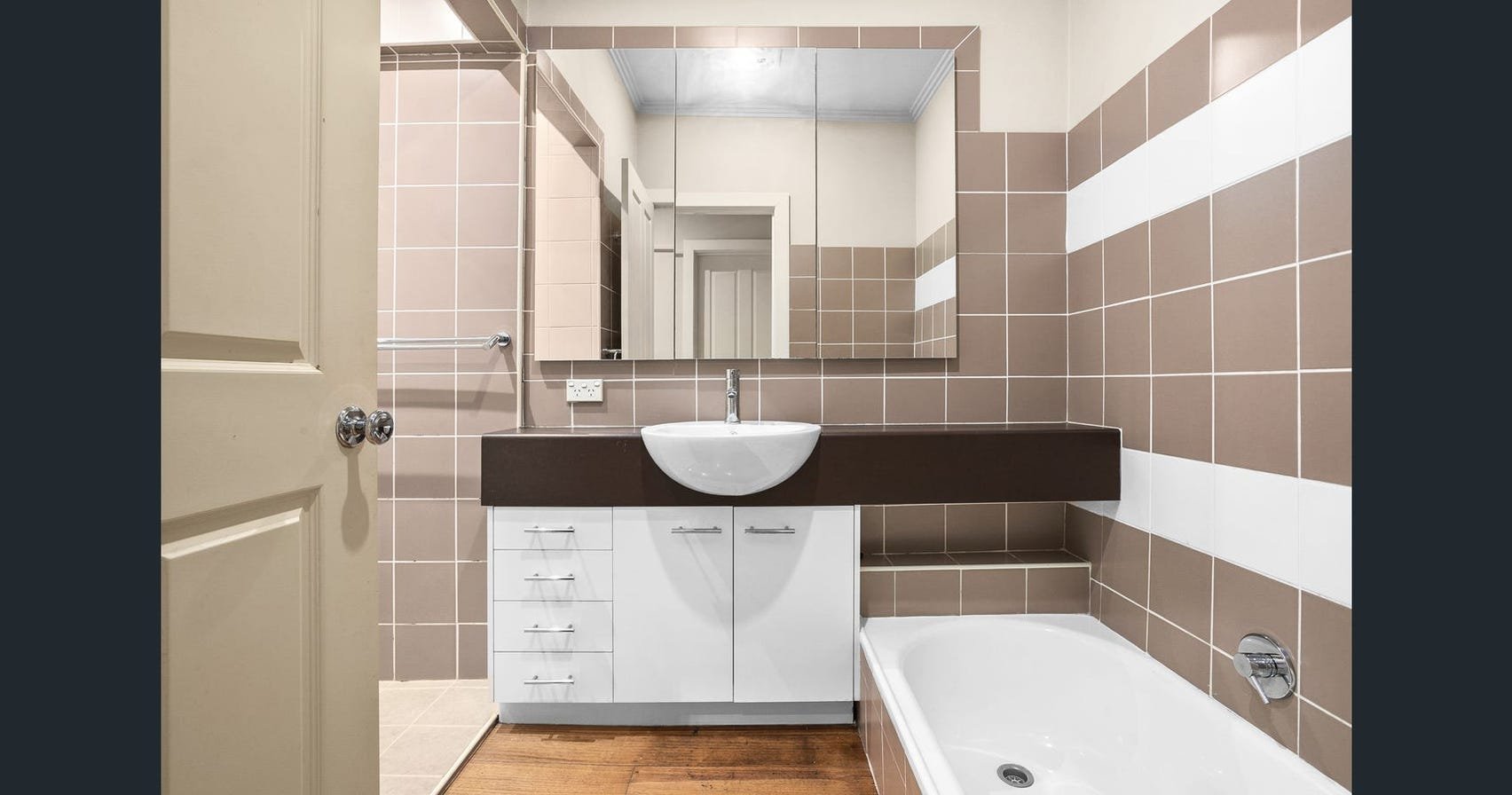 52 Eighth Street Parkdale