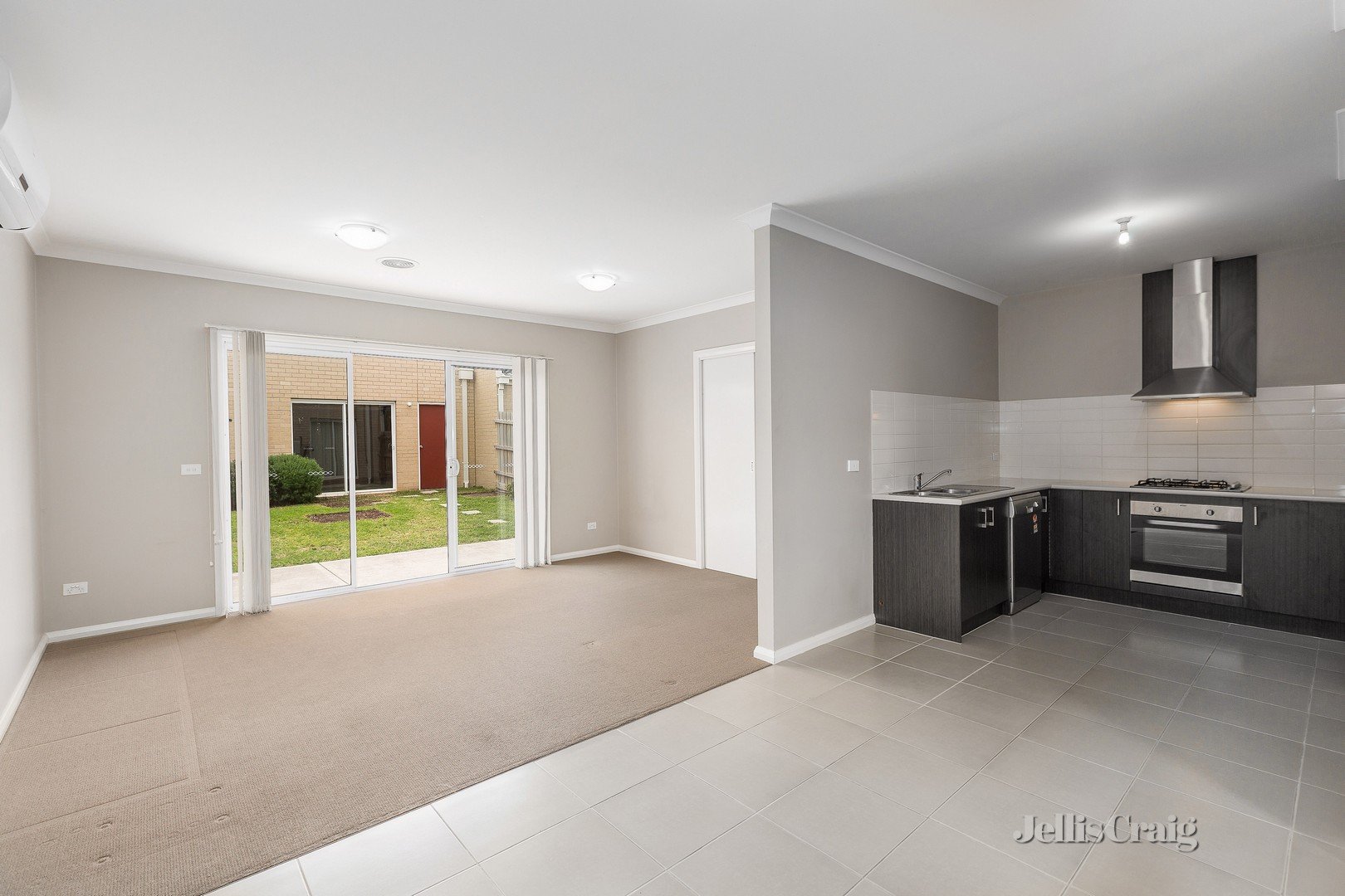 52 Featherbrook Drive, Point Cook image 2