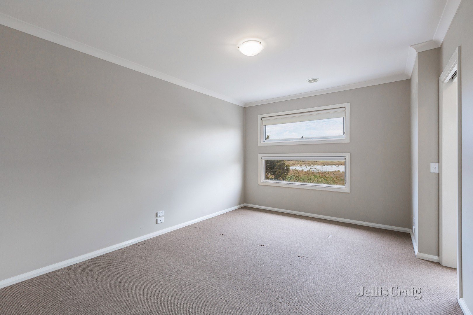 52 Featherbrook Drive, Point Cook image 9