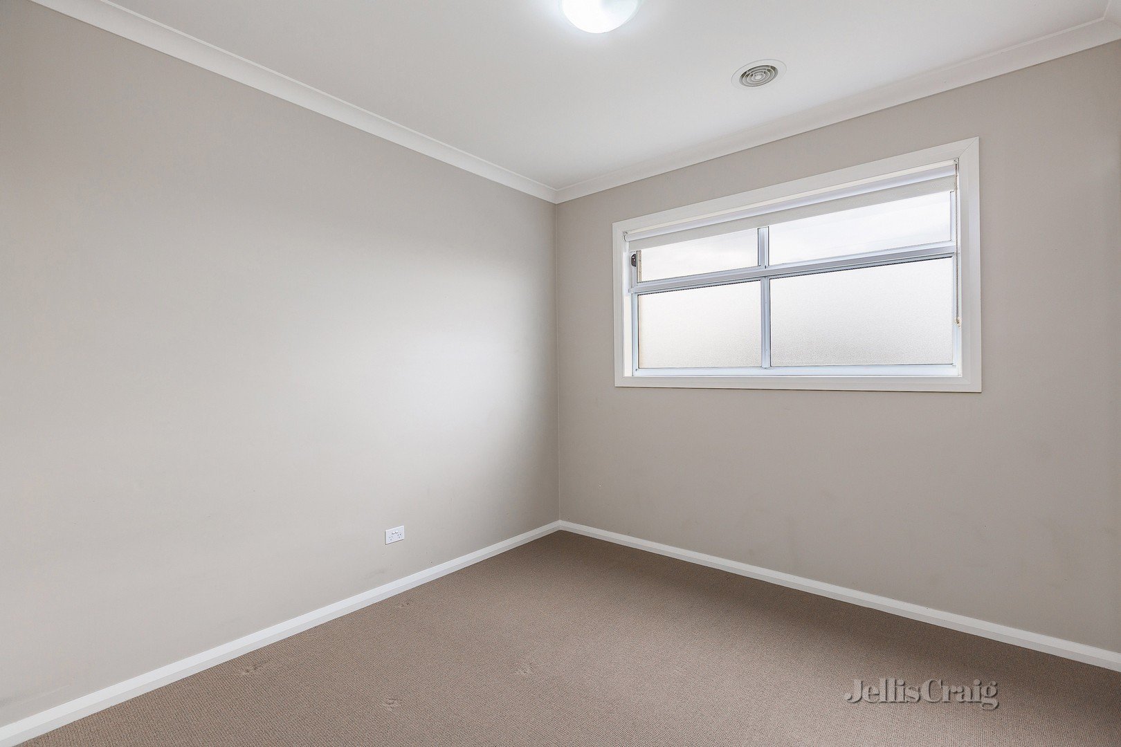 52 Featherbrook Drive, Point Cook image 7