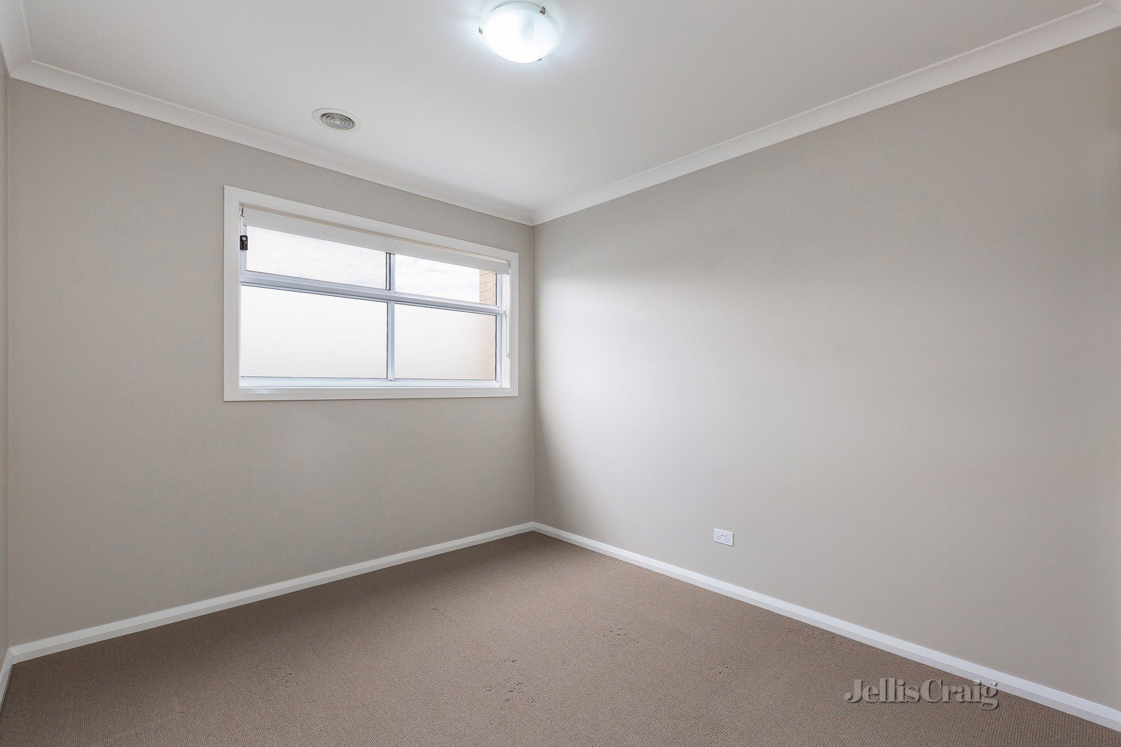 52 Featherbrook Drive, Point Cook image 8