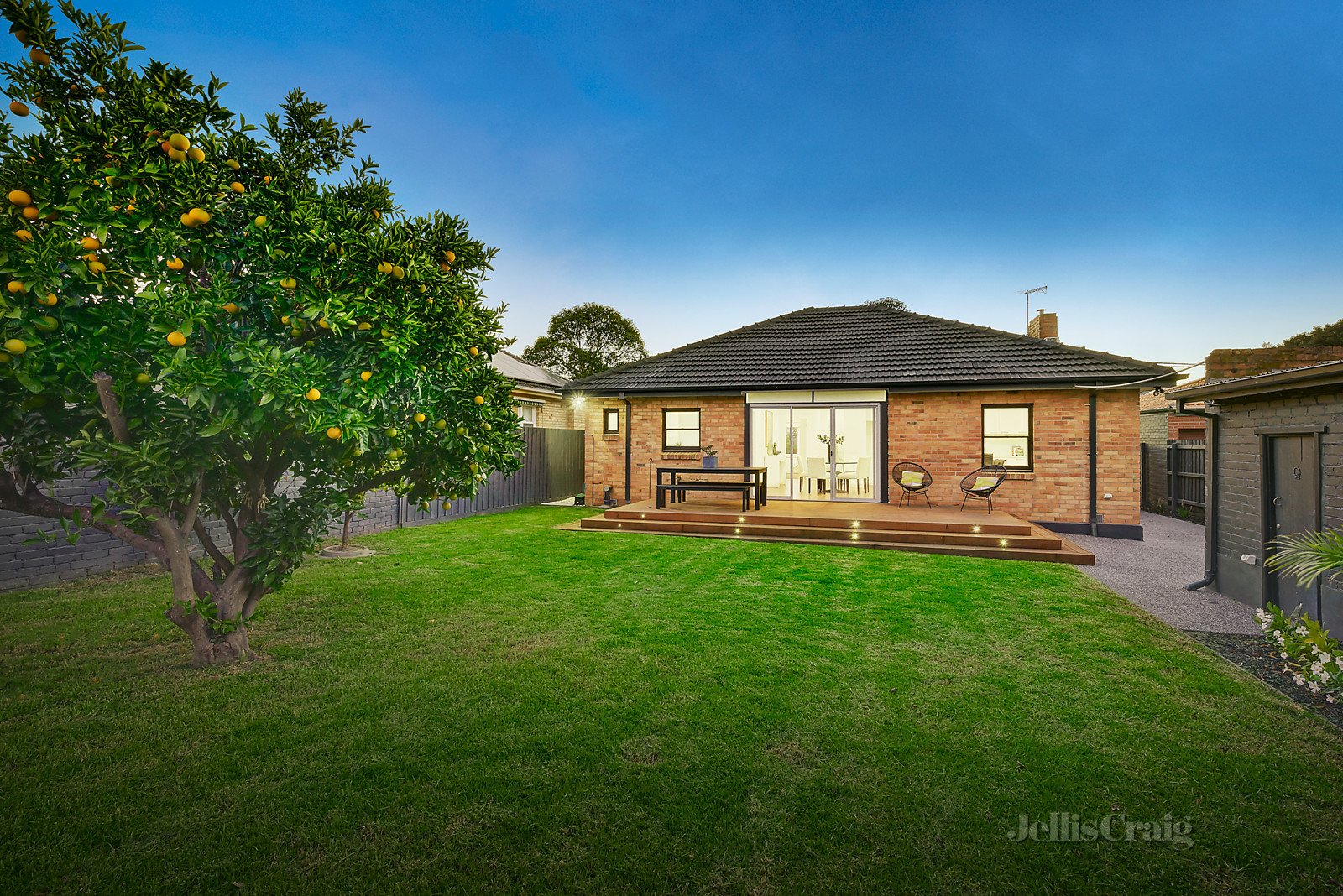 52 Gardeners Road, Bentleigh East image 8