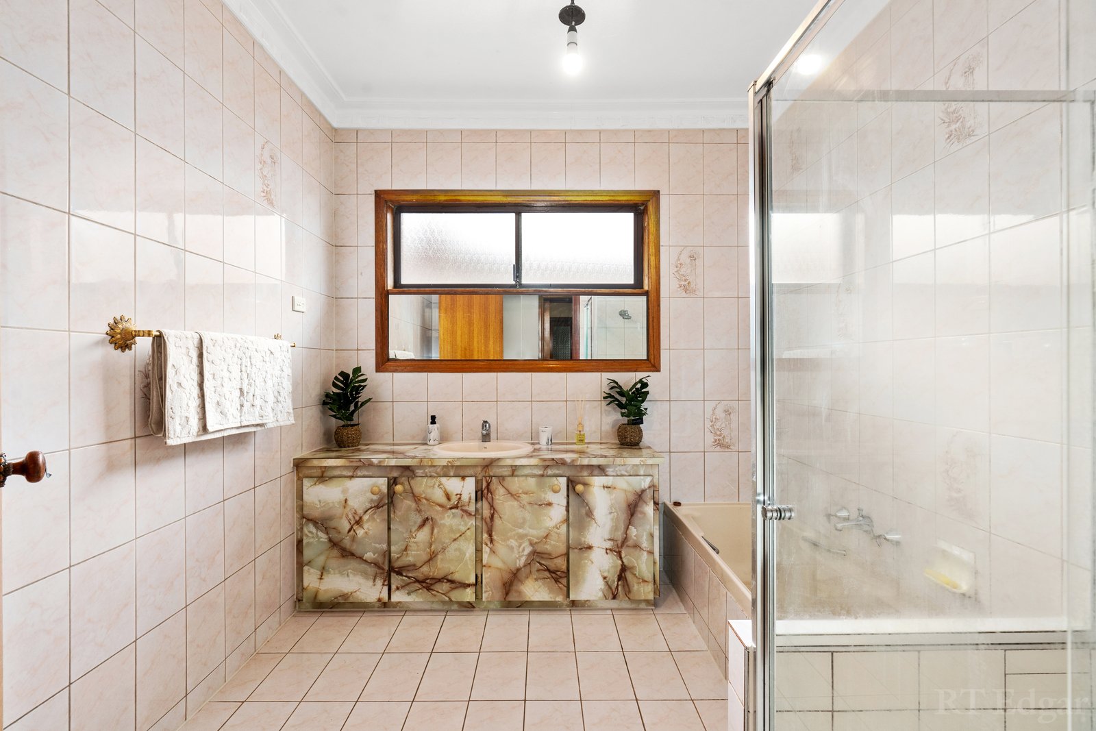 Property Gallery Thumbnail 9