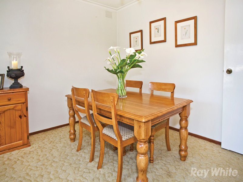 52 Guinevere Parade, Glen Waverley image 4