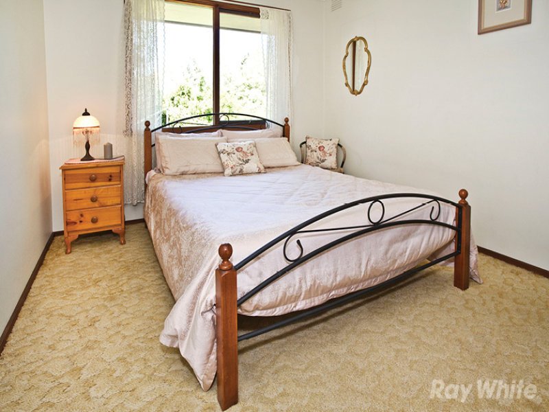 52 Guinevere Parade, Glen Waverley image 7