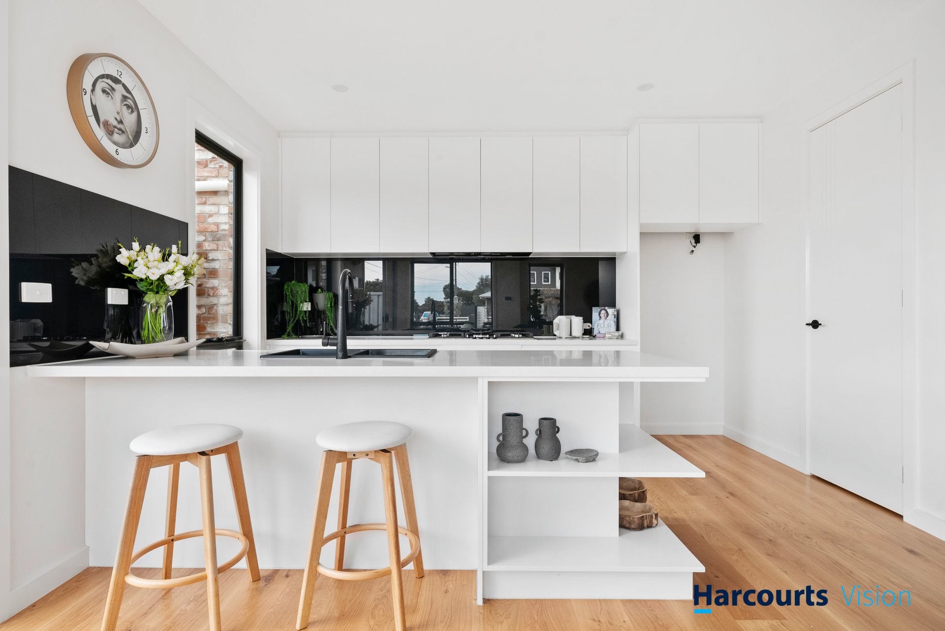 52 Heather Avenue, Keilor East image 6