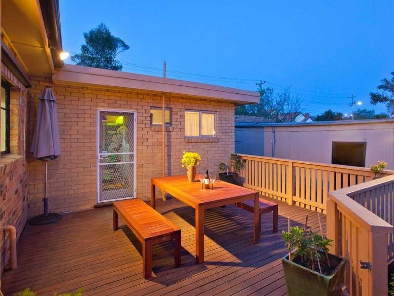 52 Henley Street, Pascoe Vale South image 9