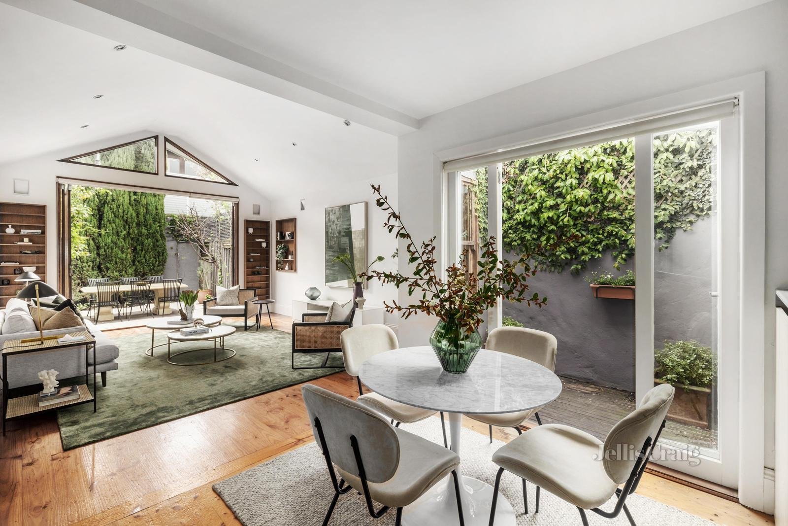 52 Herbert Street, Albert Park image 4
