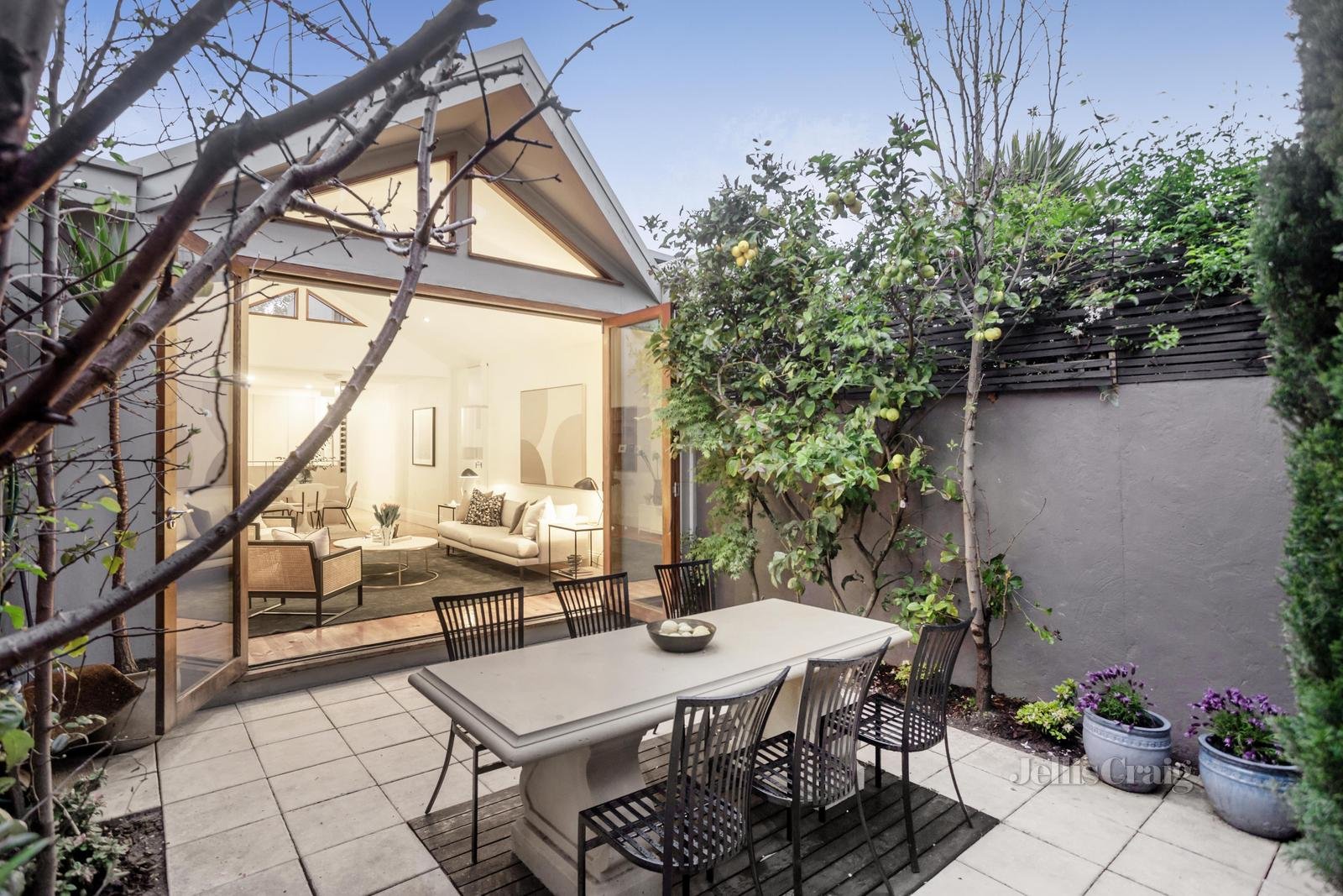 52 Herbert Street, Albert Park image 10