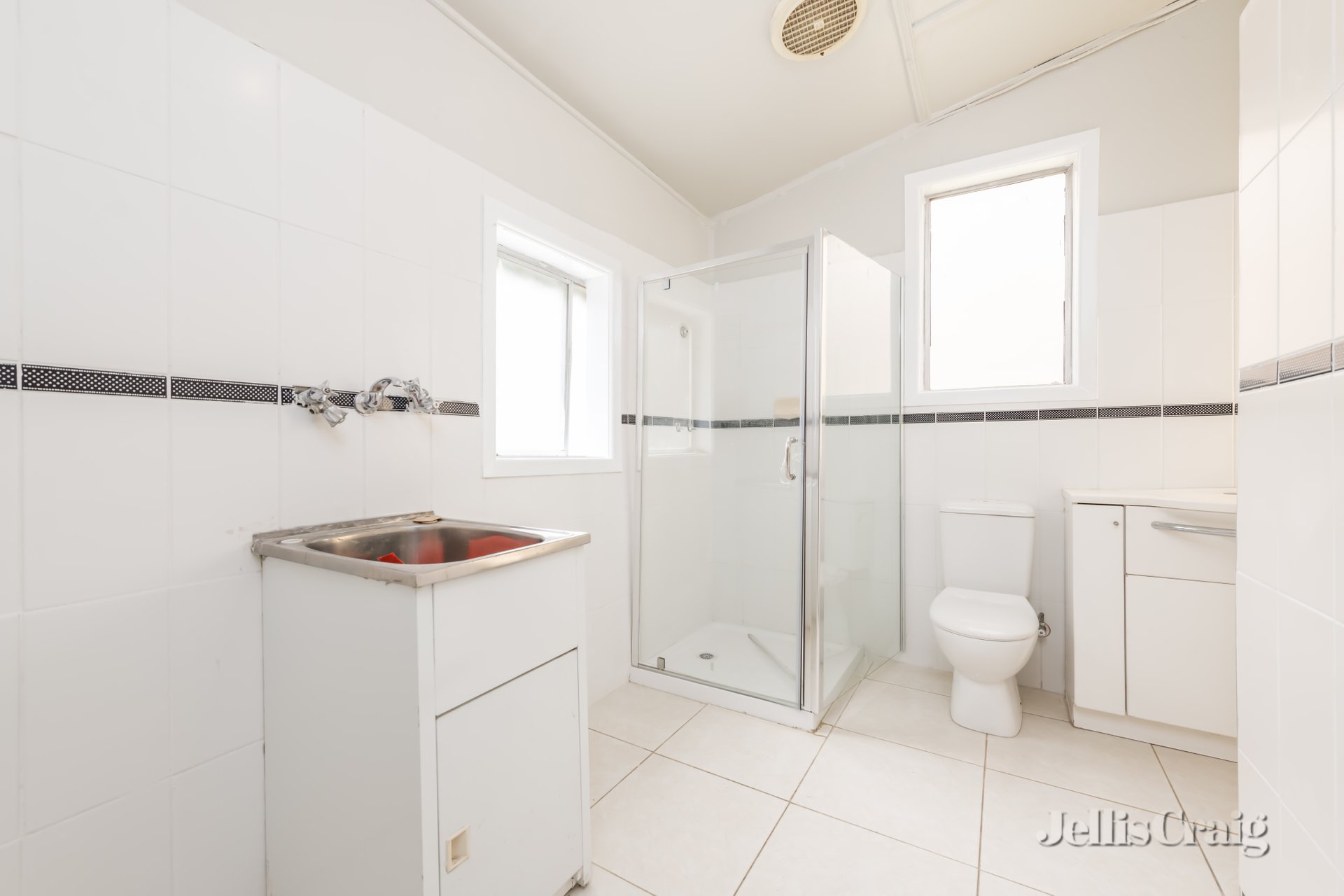 52 Hope Street, Brunswick image 2