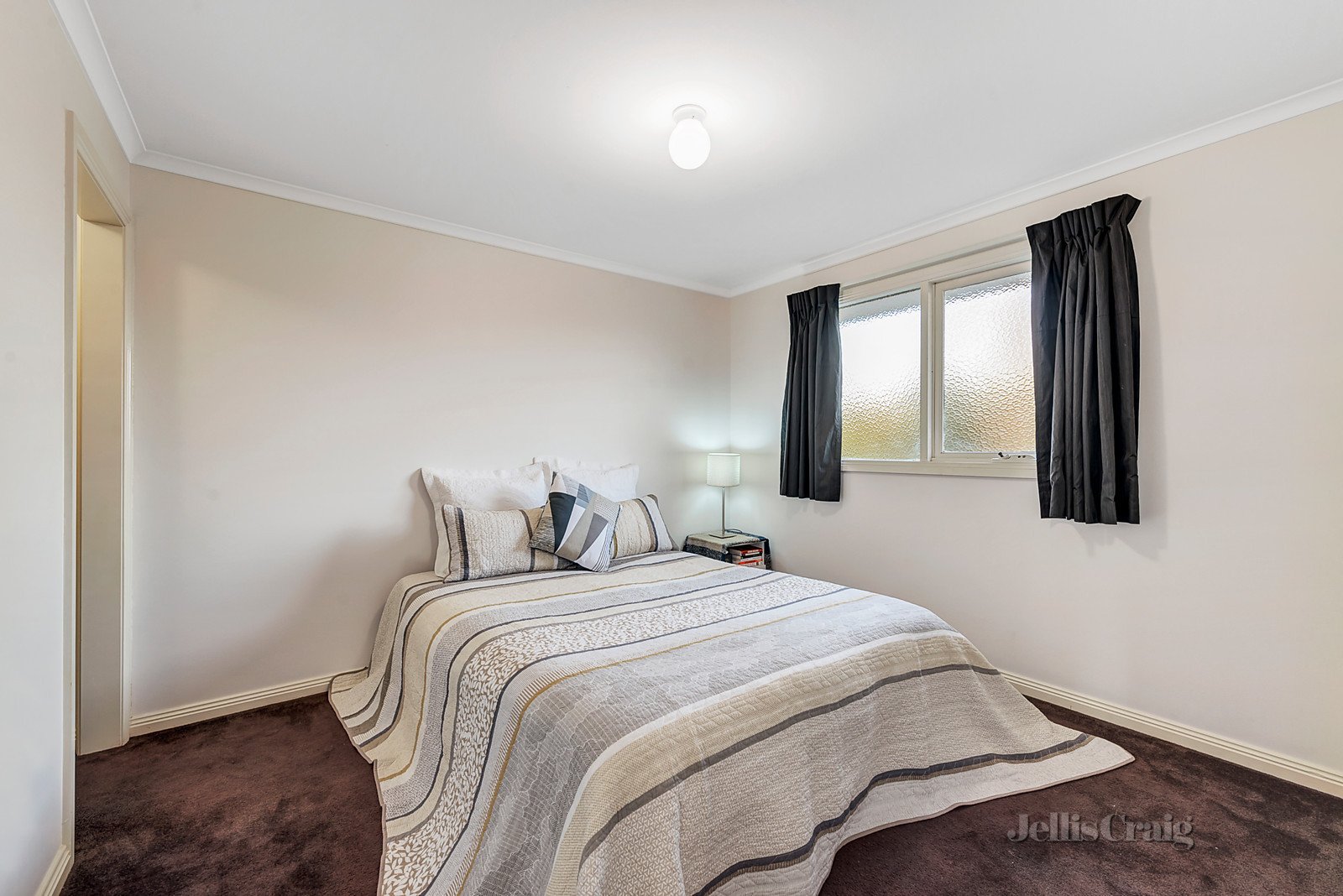 52 Howard Avenue, Mount Waverley image 7