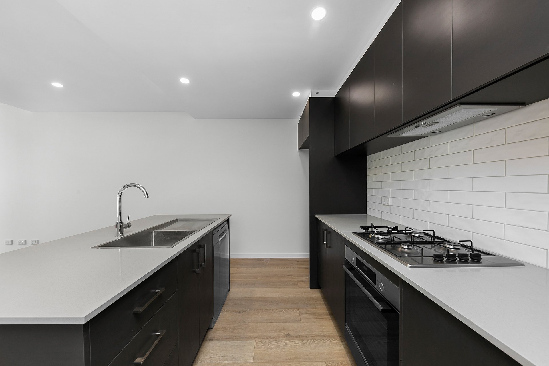 5/2 Howard Court, Clayton image 2