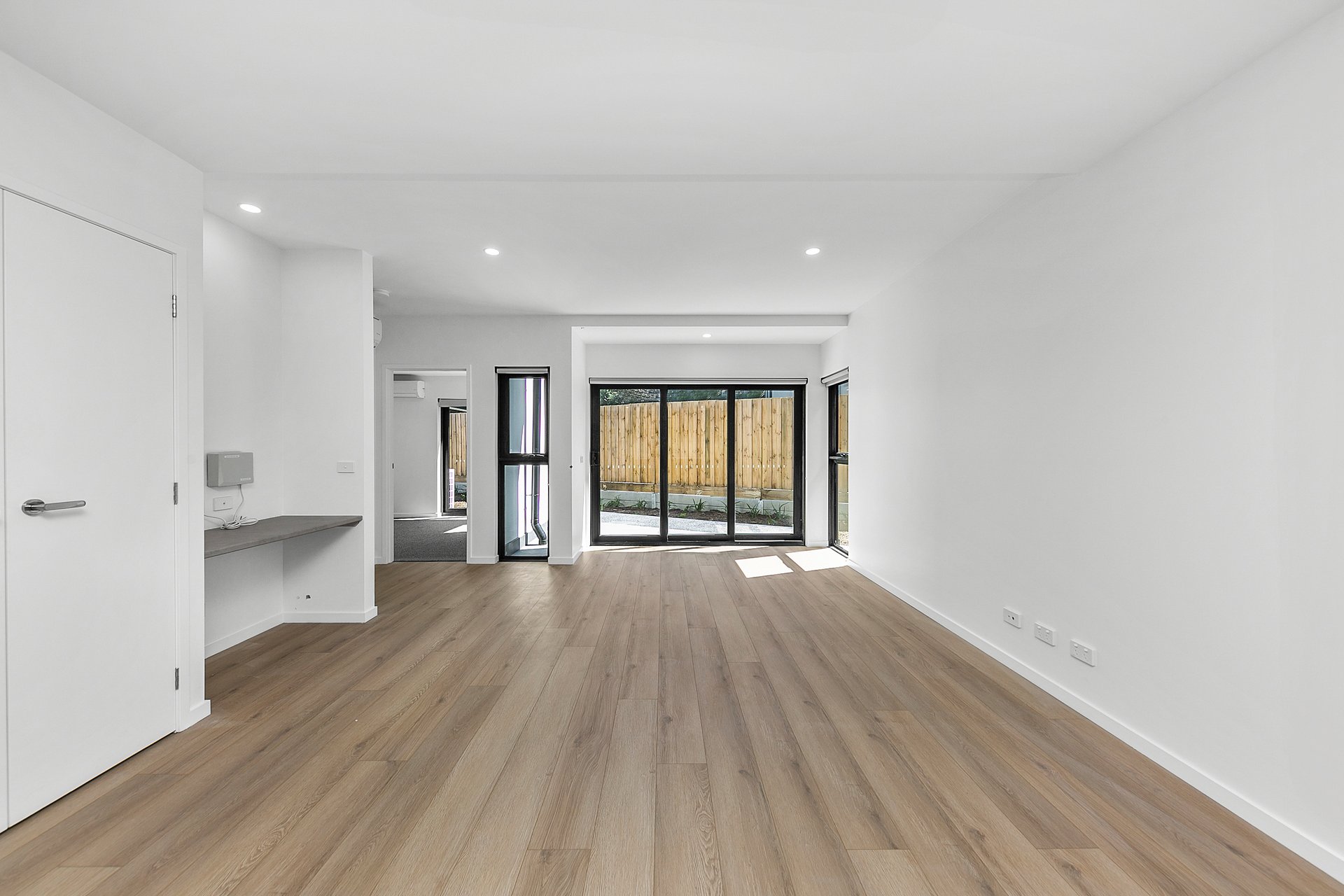 5/2 Howard Court, Clayton image 3