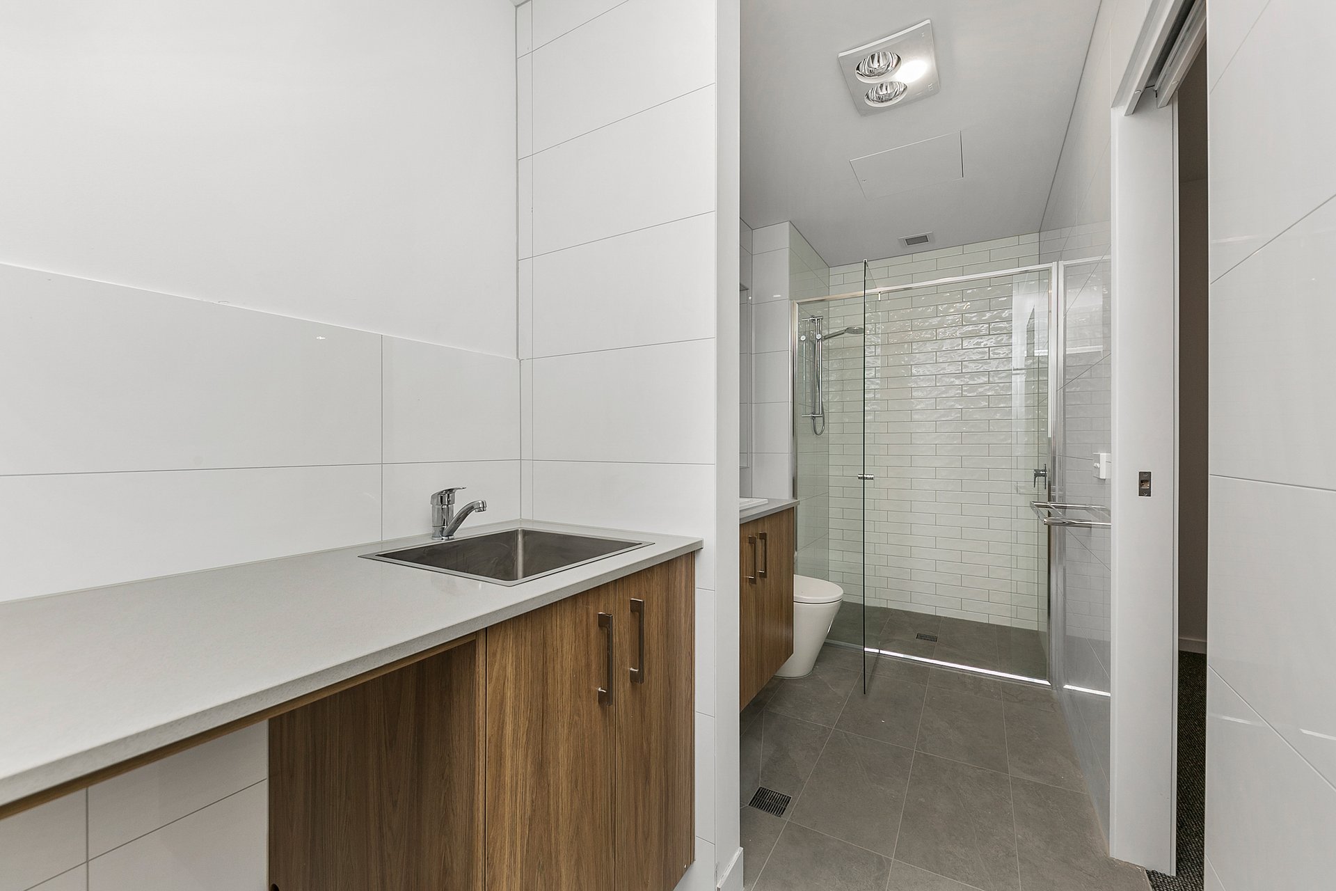 5/2 Howard Court, Clayton image 4