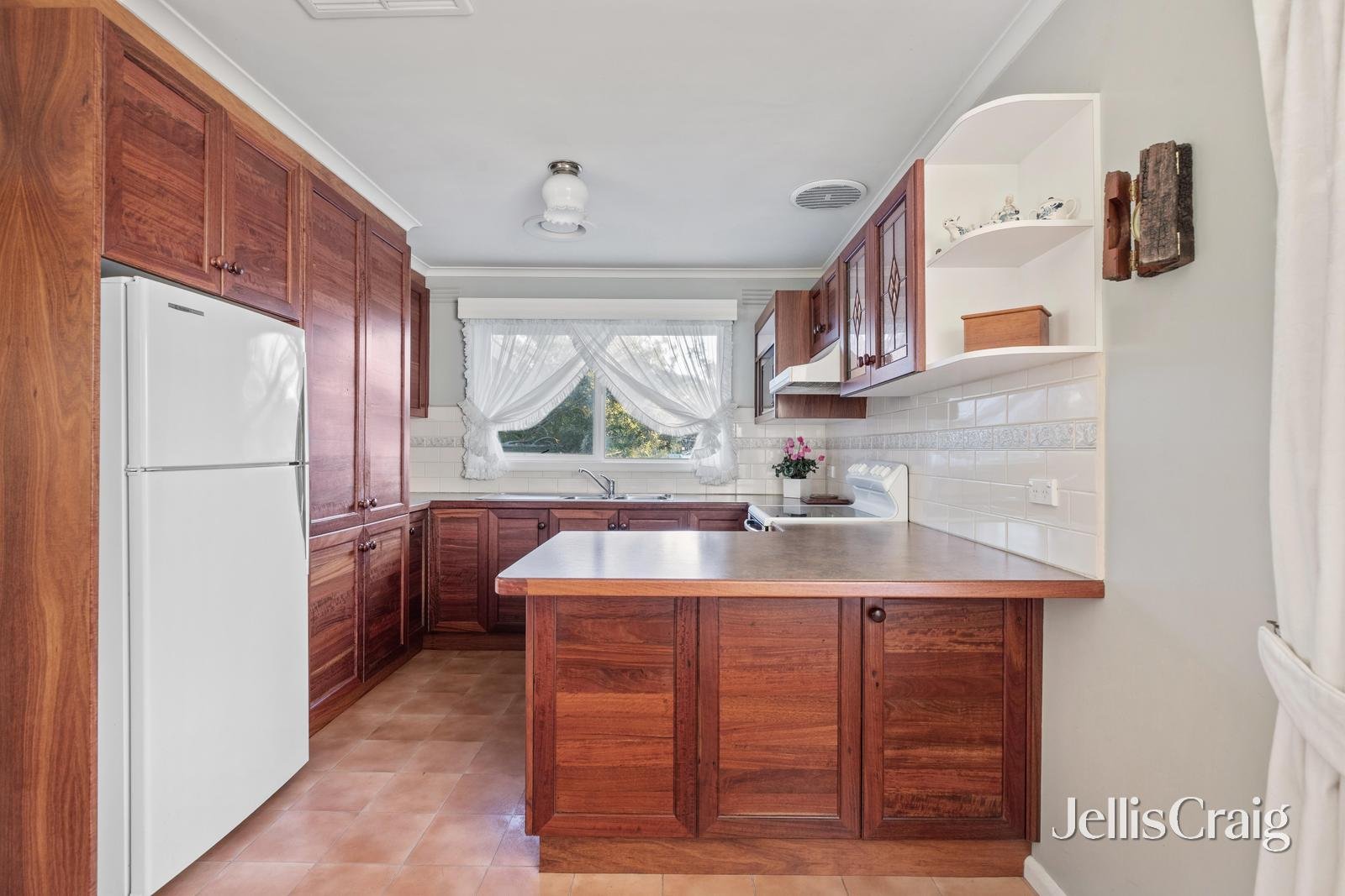 52 Luck Street, Eltham image 4